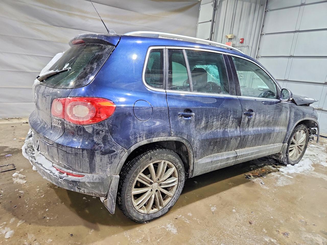2011 VOLKSWAGEN TIGUAN S photo 7