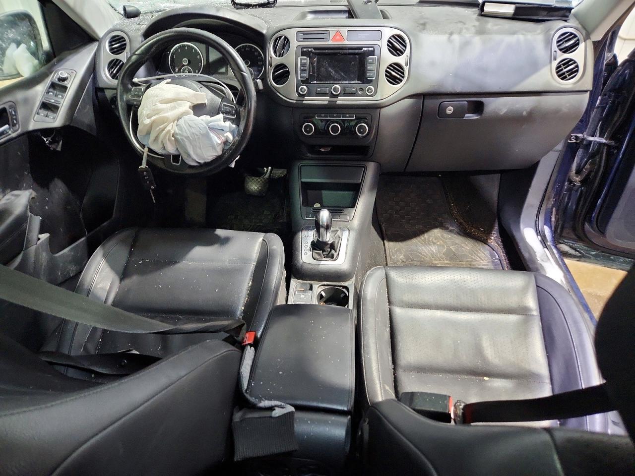 2011 VOLKSWAGEN TIGUAN S photo 22