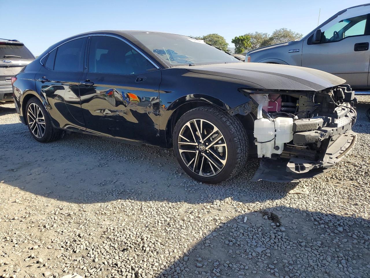 2025 TOYOTA CAMRY XLE photo 4