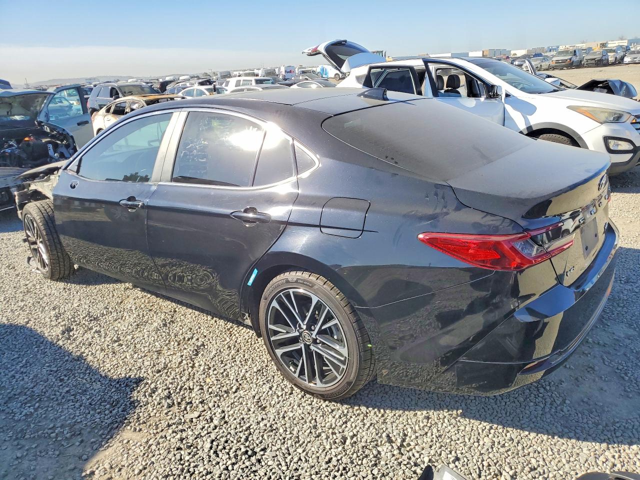 2025 TOYOTA CAMRY XLE photo 2
