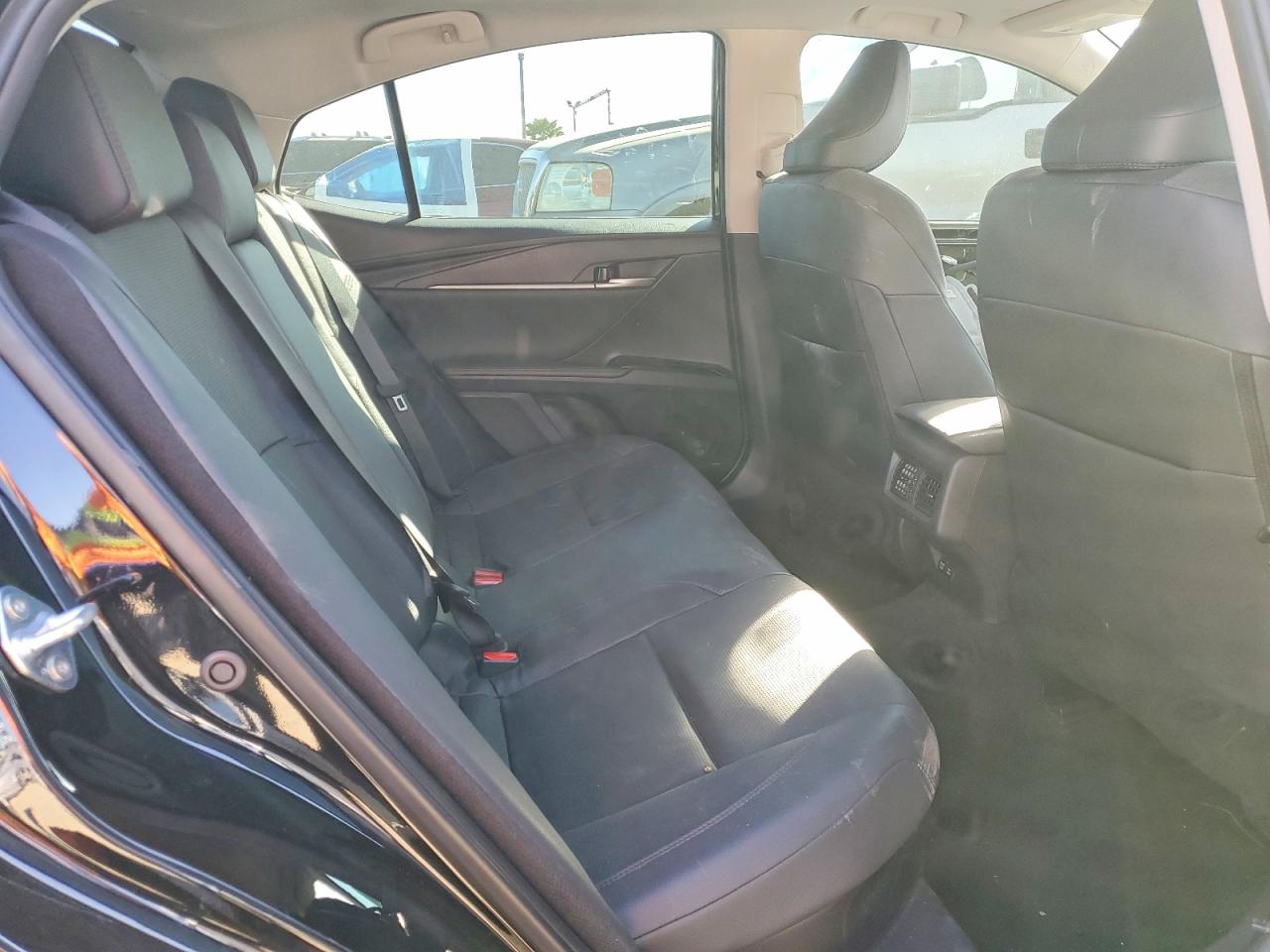 2025 TOYOTA CAMRY XLE photo 10