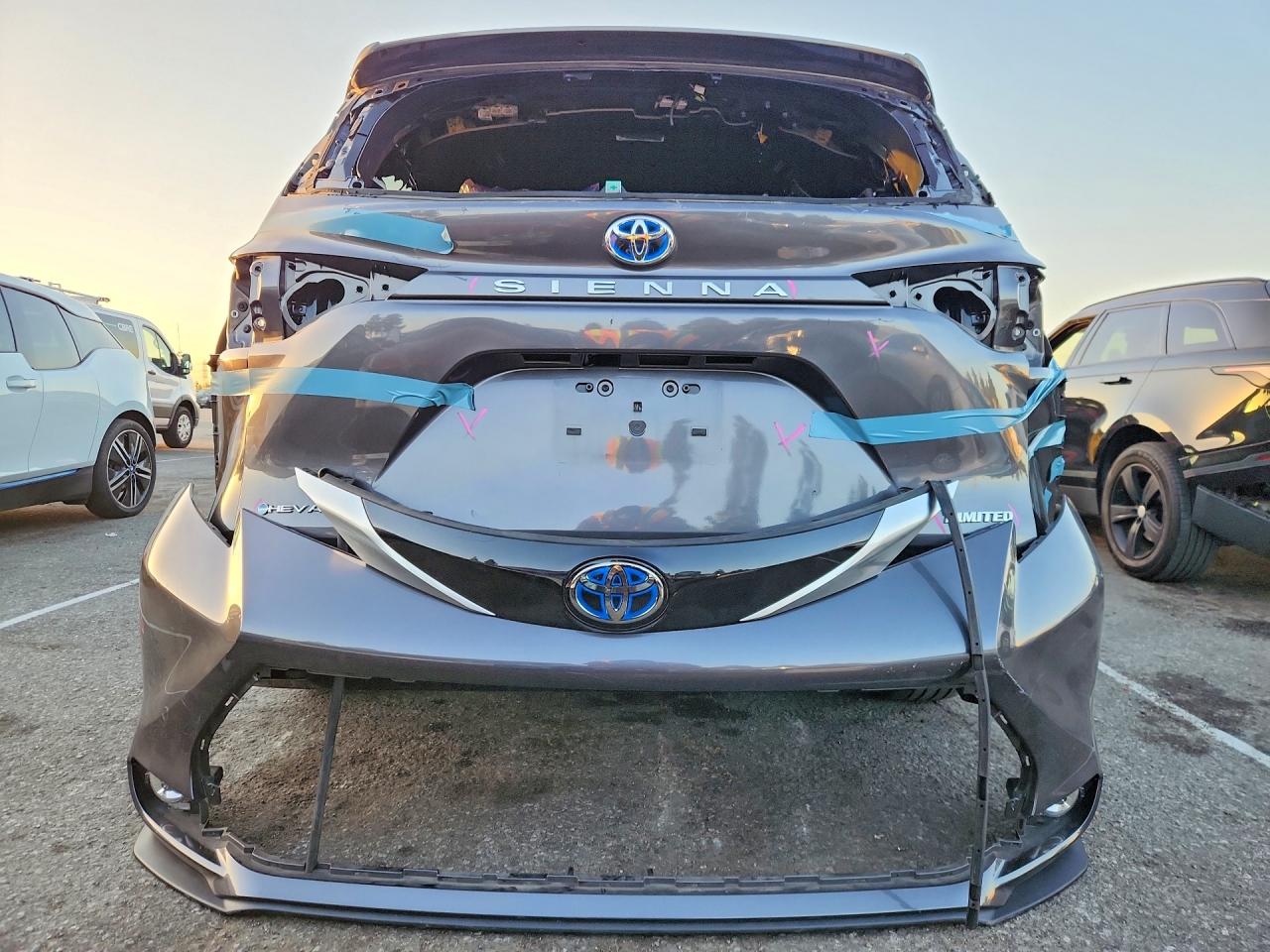 2025 TOYOTA SIENNA LIMITED photo 6