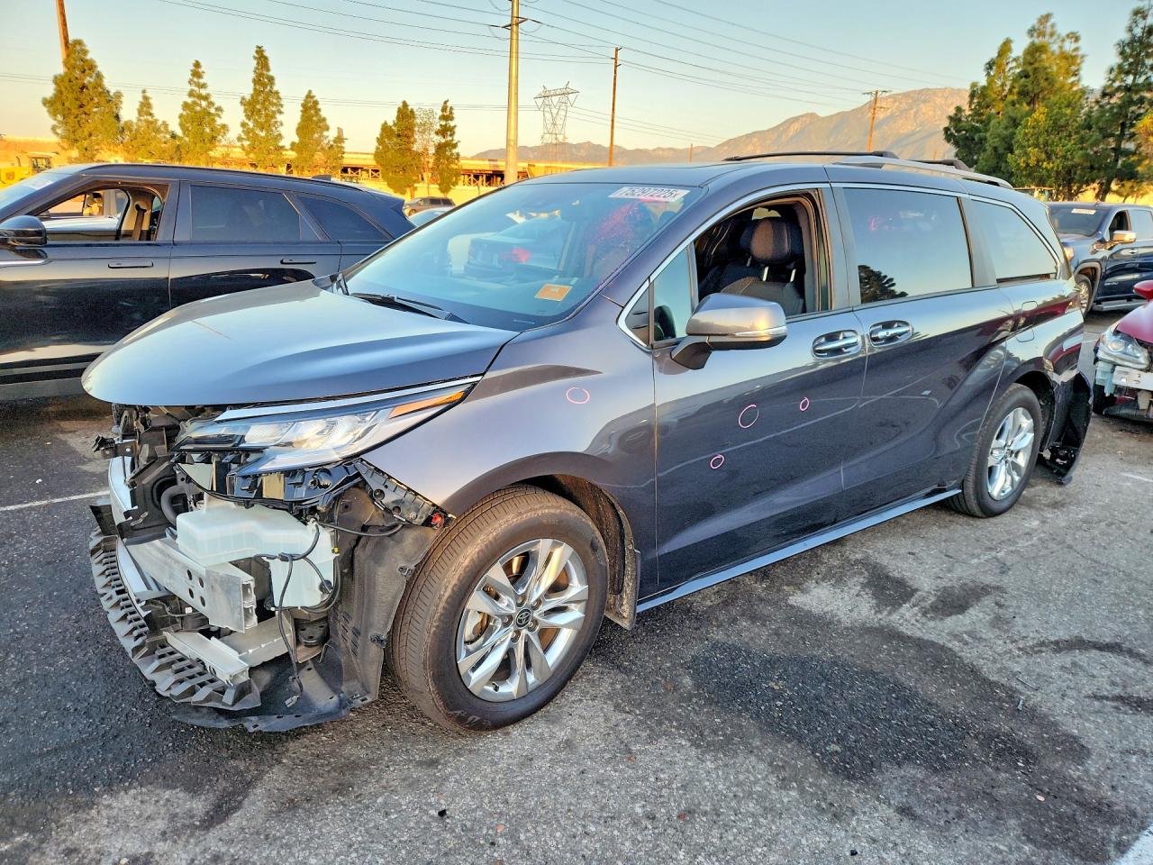 2025 TOYOTA SIENNA