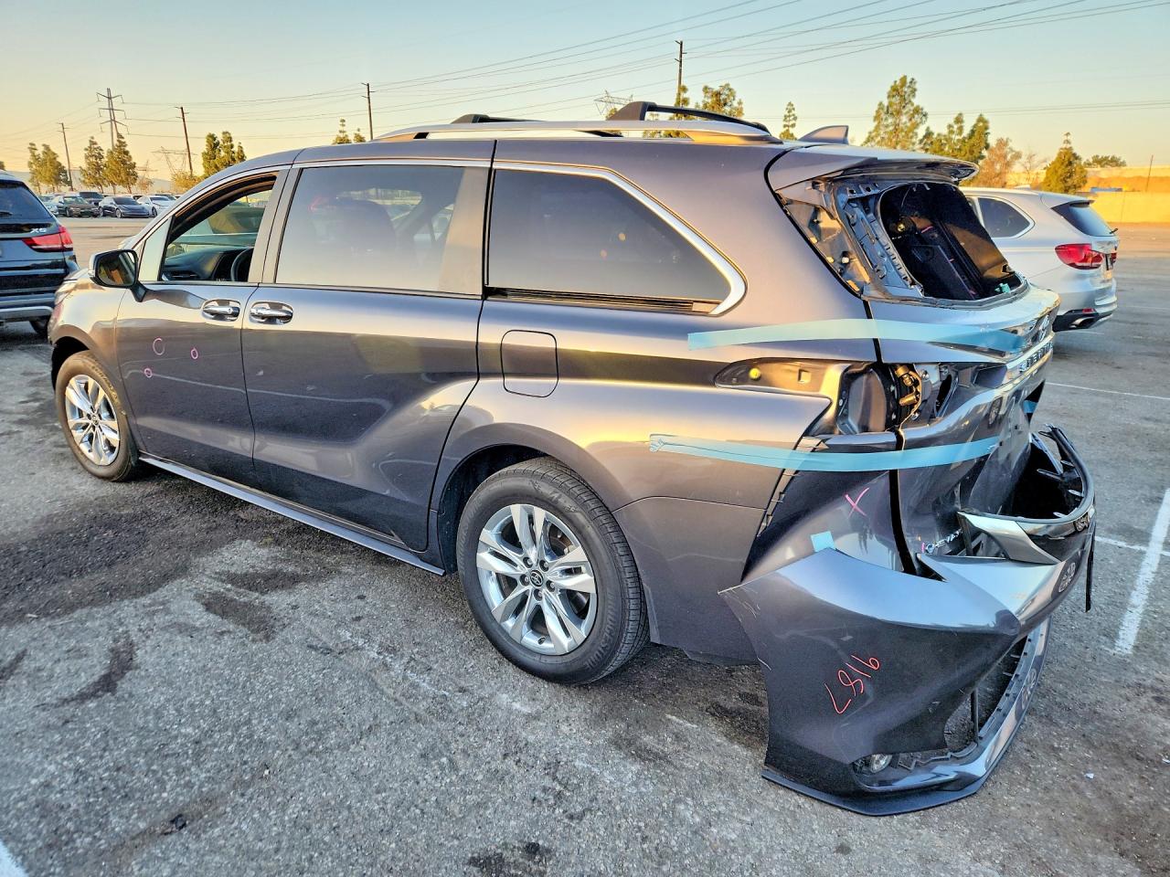 2025 TOYOTA SIENNA LIMITED photo 2