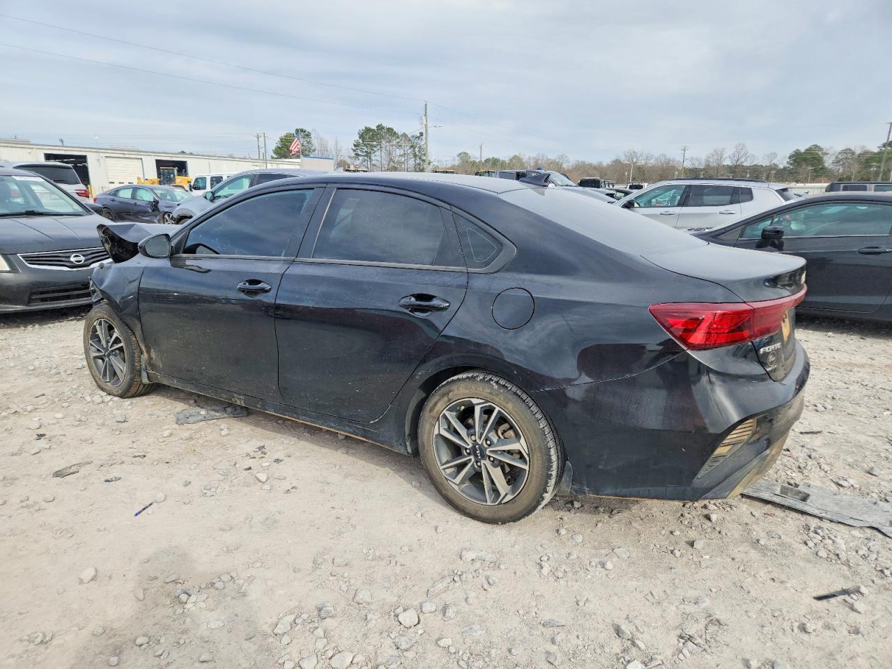 2024 KIA FORTE LX photo 3