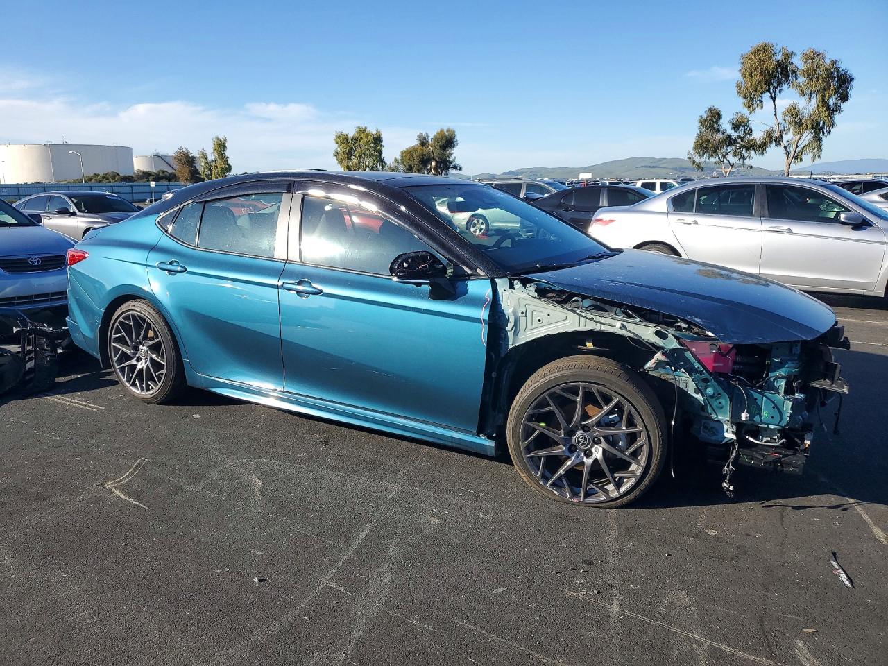 2025 TOYOTA CAMRY XSE photo 4
