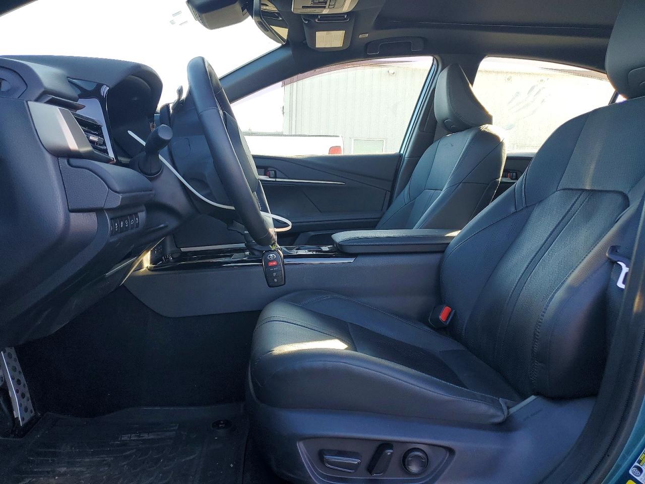 2025 TOYOTA CAMRY XSE photo 7