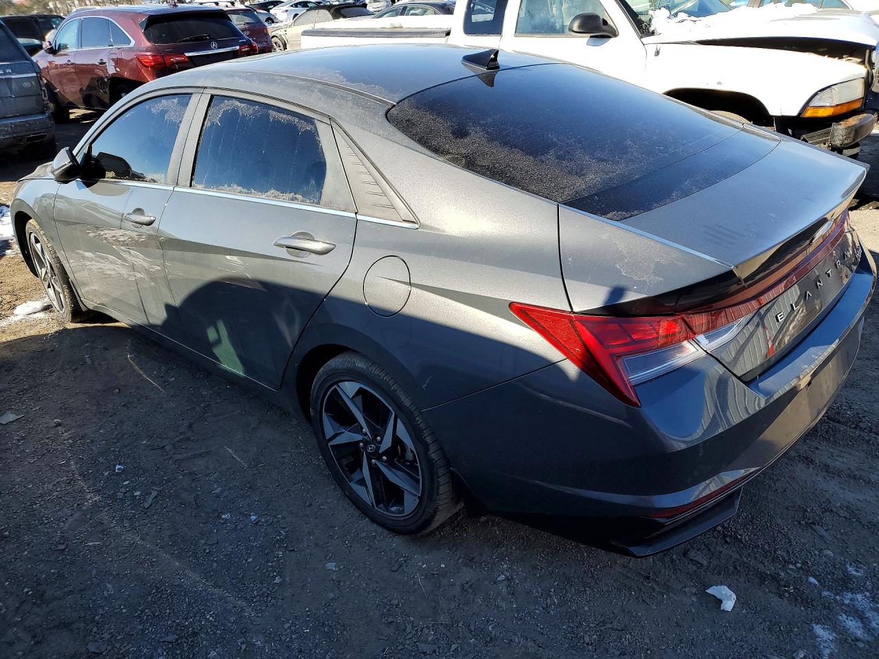 2023 HYUNDAI ELANTRA photo 3