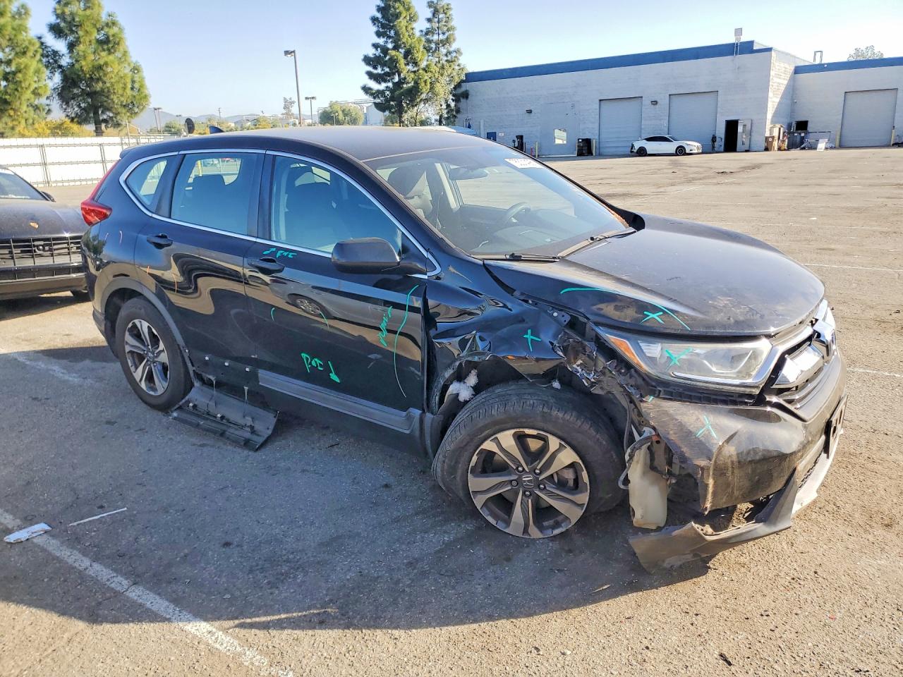 2018 HONDA CR-V LX photo 4