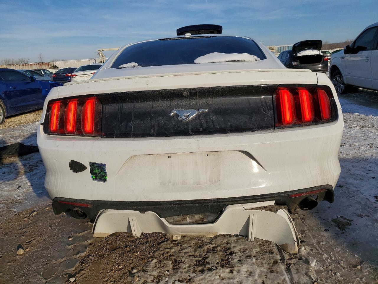 2015 FORD MUSTANG photo 11