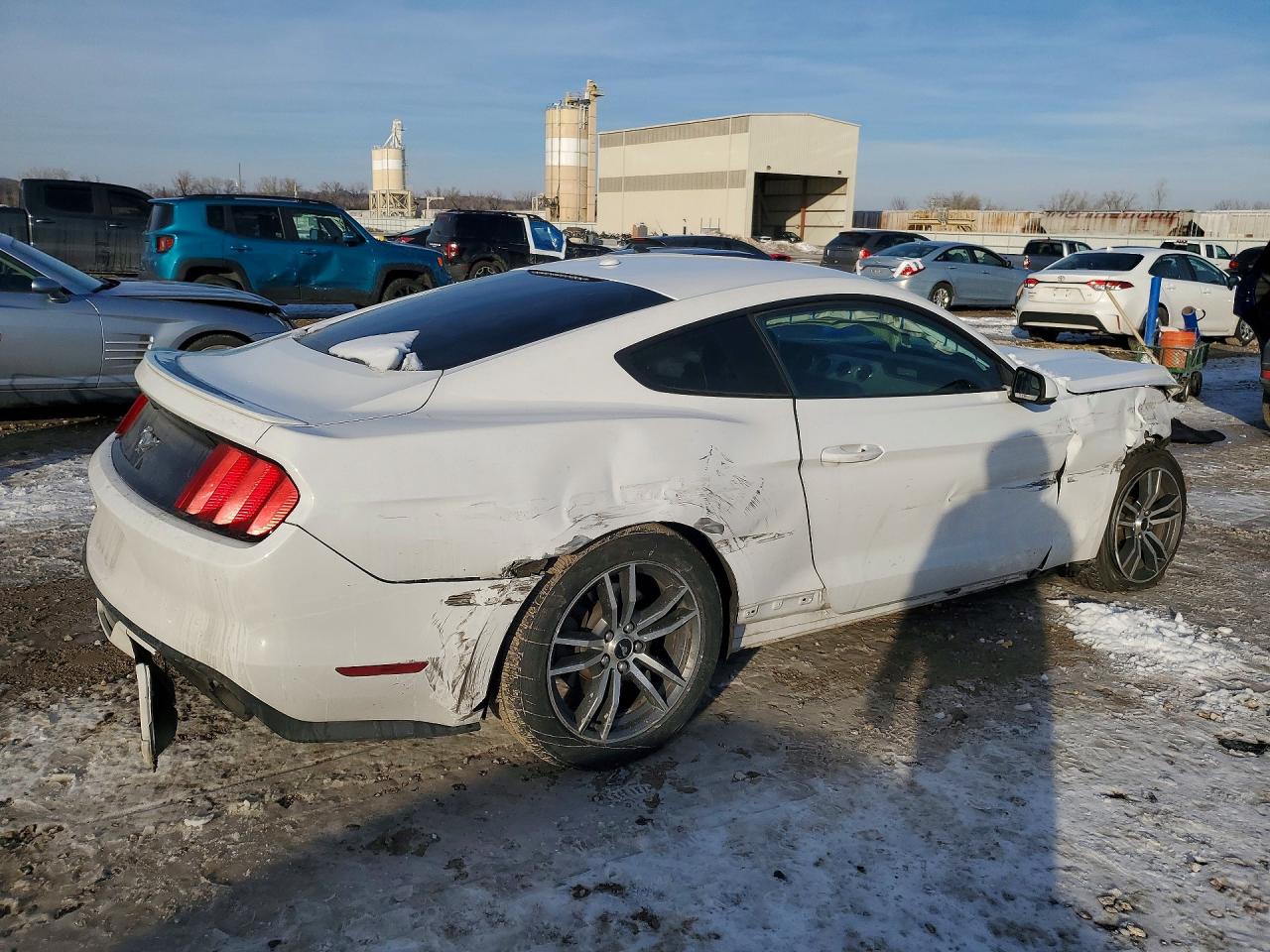 2015 FORD MUSTANG photo 5