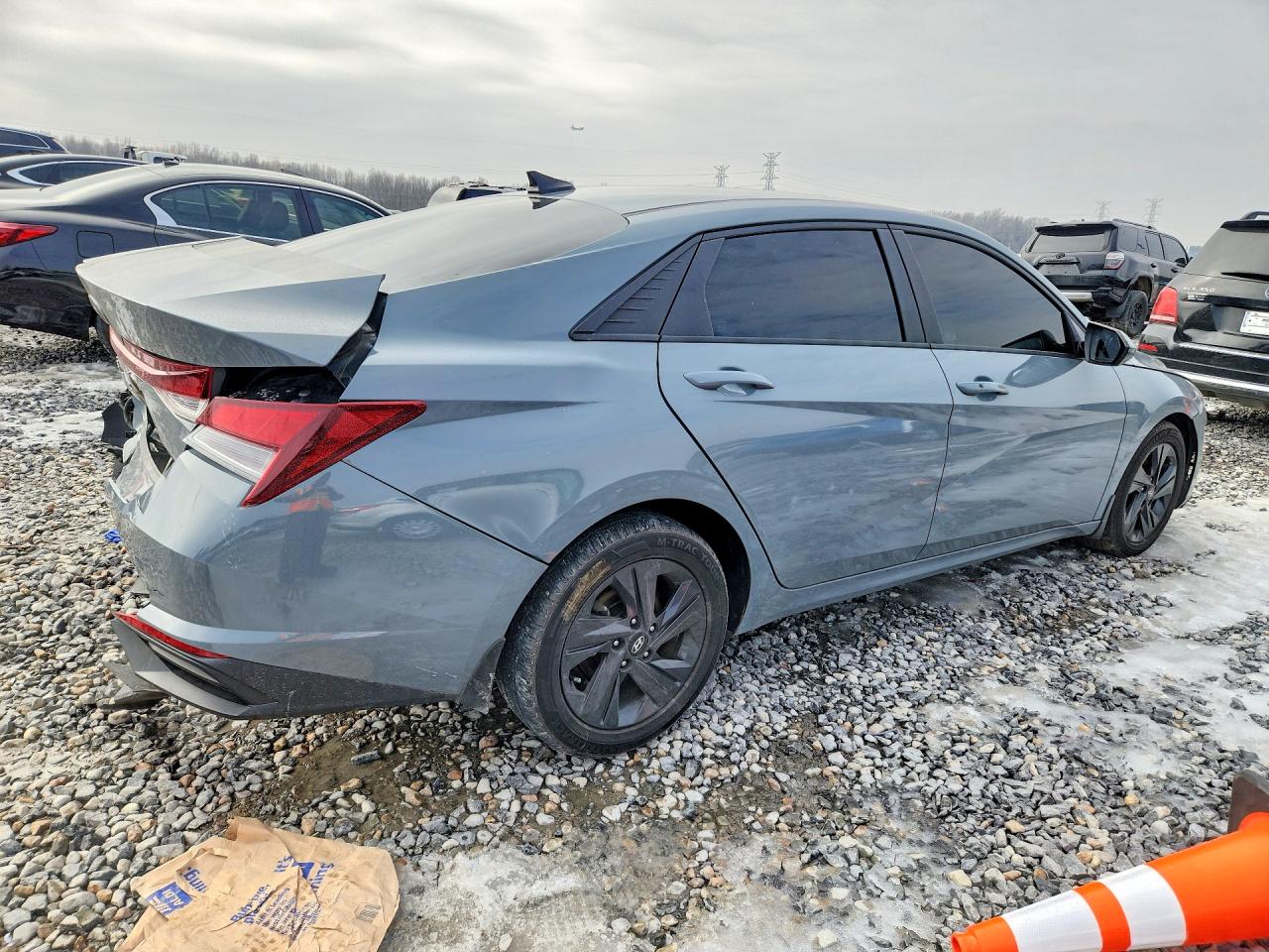 2022 HYUNDAI ELANTRA SEL photo 5