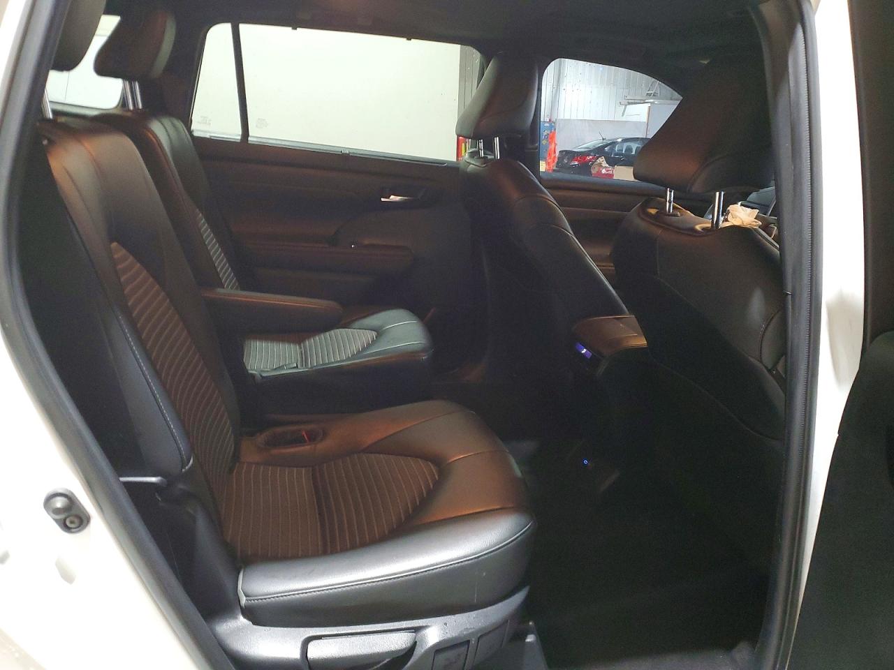 2022 TOYOTA HIGHLANDER XSE photo 11