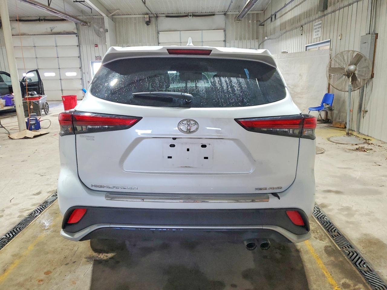 2022 TOYOTA HIGHLANDER XSE photo 6