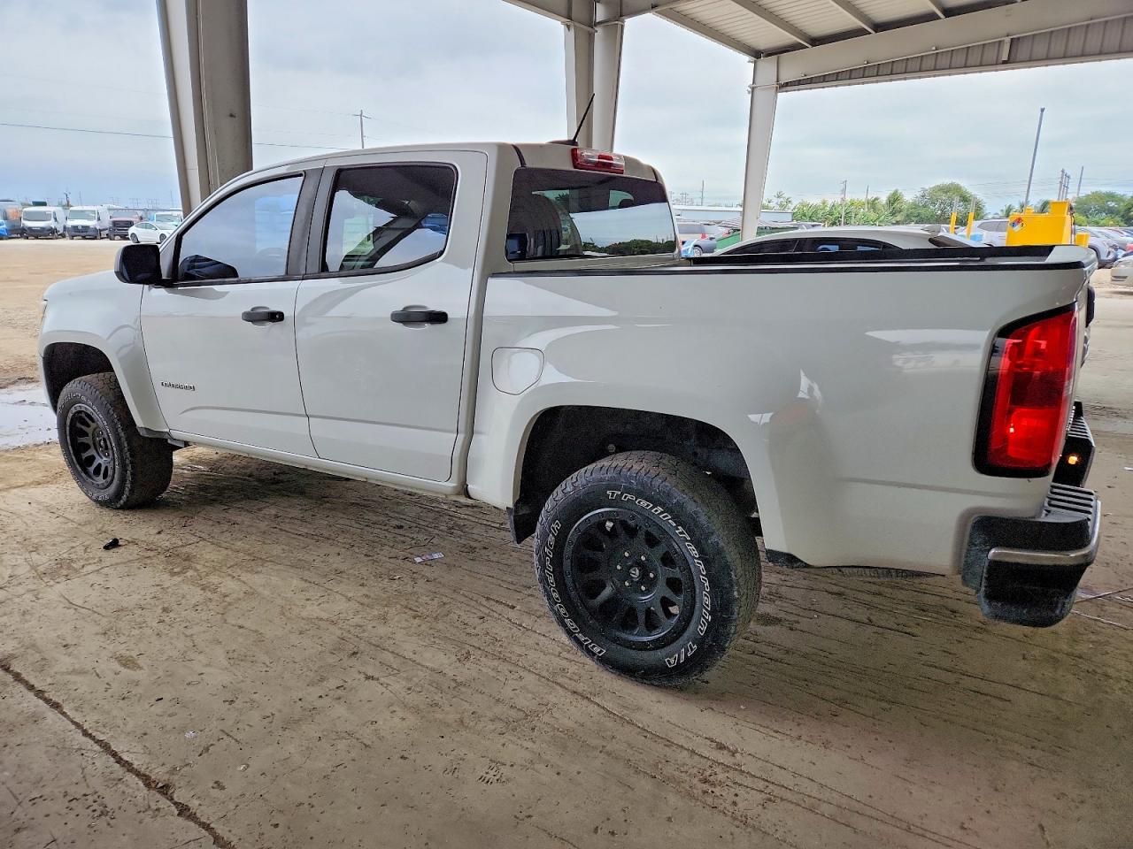 2020 CHEVROLET COLORADO photo 2