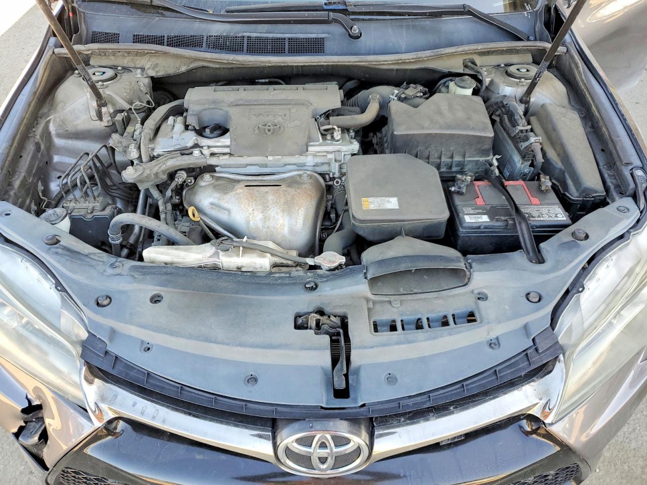2016 TOYOTA CAMRY LE photo 11