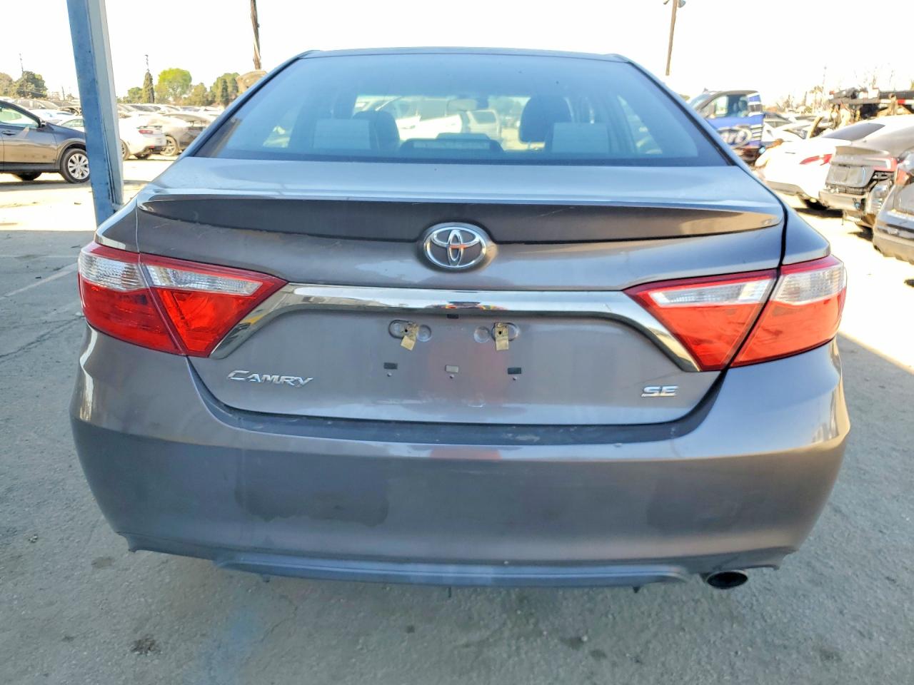 2016 TOYOTA CAMRY LE photo 6