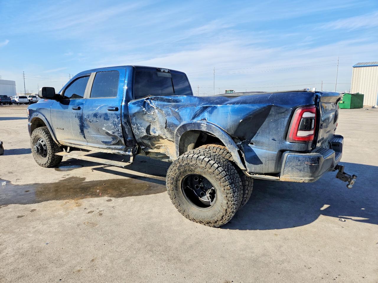 2022 RAM 3500 LARAMIE photo 2