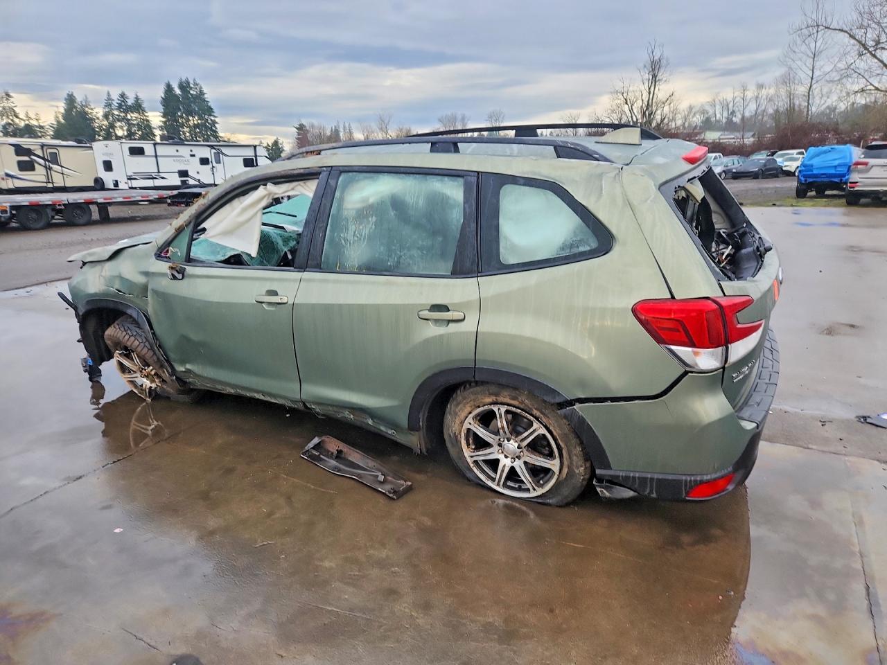 2019 SUBARU FORESTER photo 2