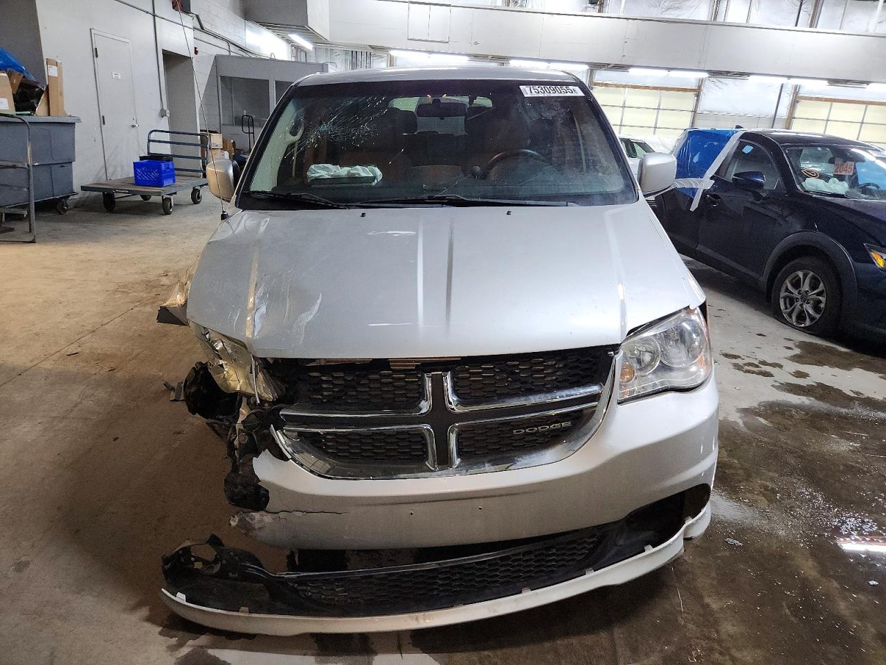 2012 DODGE GRAND CARAVAN SXT photo 5