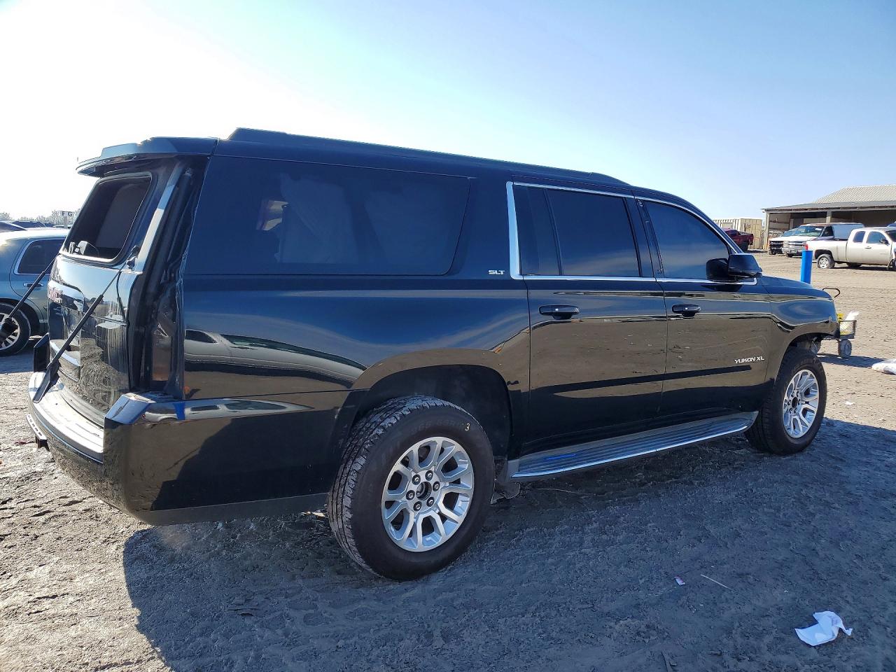 2015 GMC YUKON XL K1500 SLT photo 5