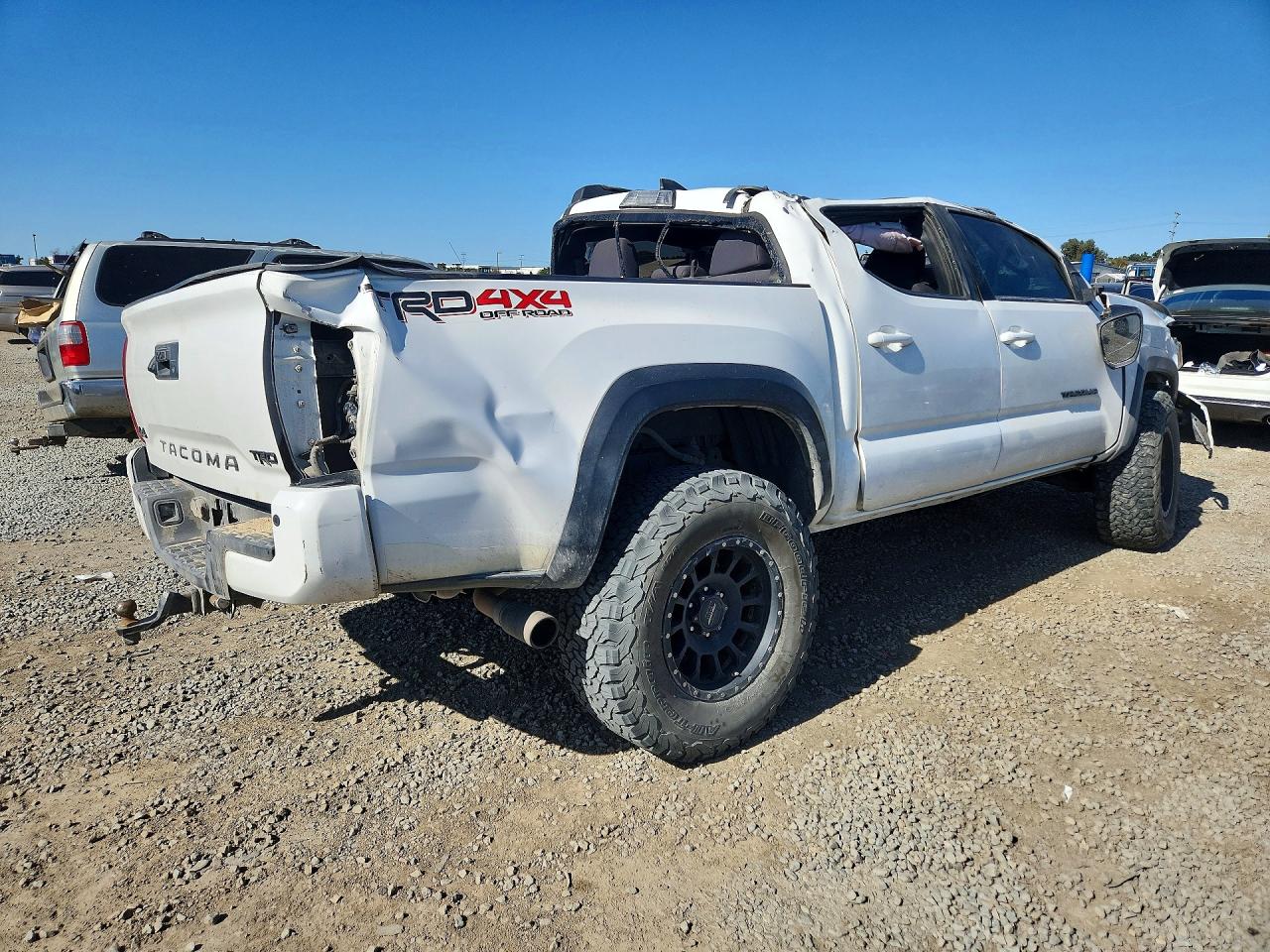 2019 TOYOTA TACOMA DOUBLE CAB photo 3