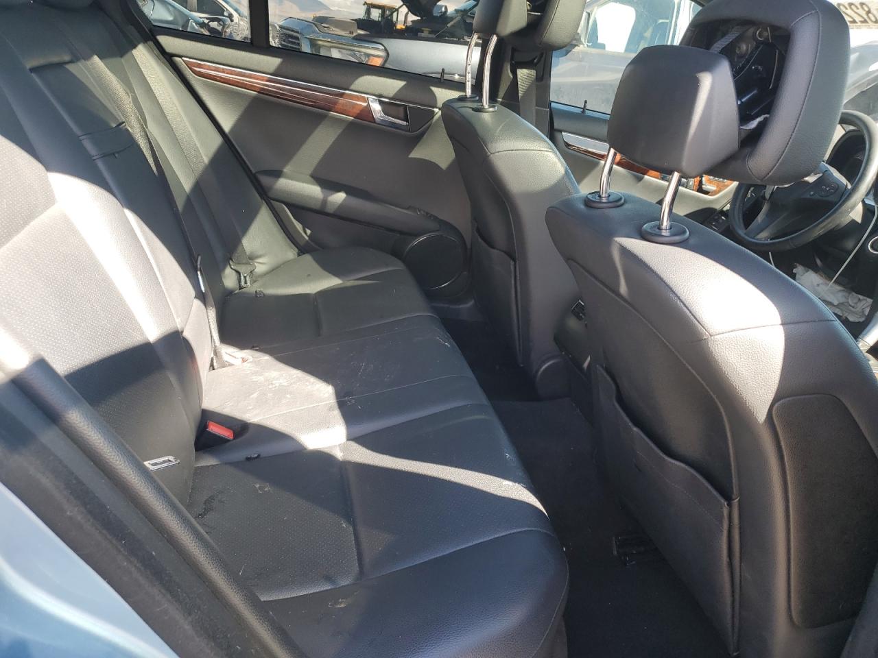 2010 MERCEDES-BENZ C 300 photo 28