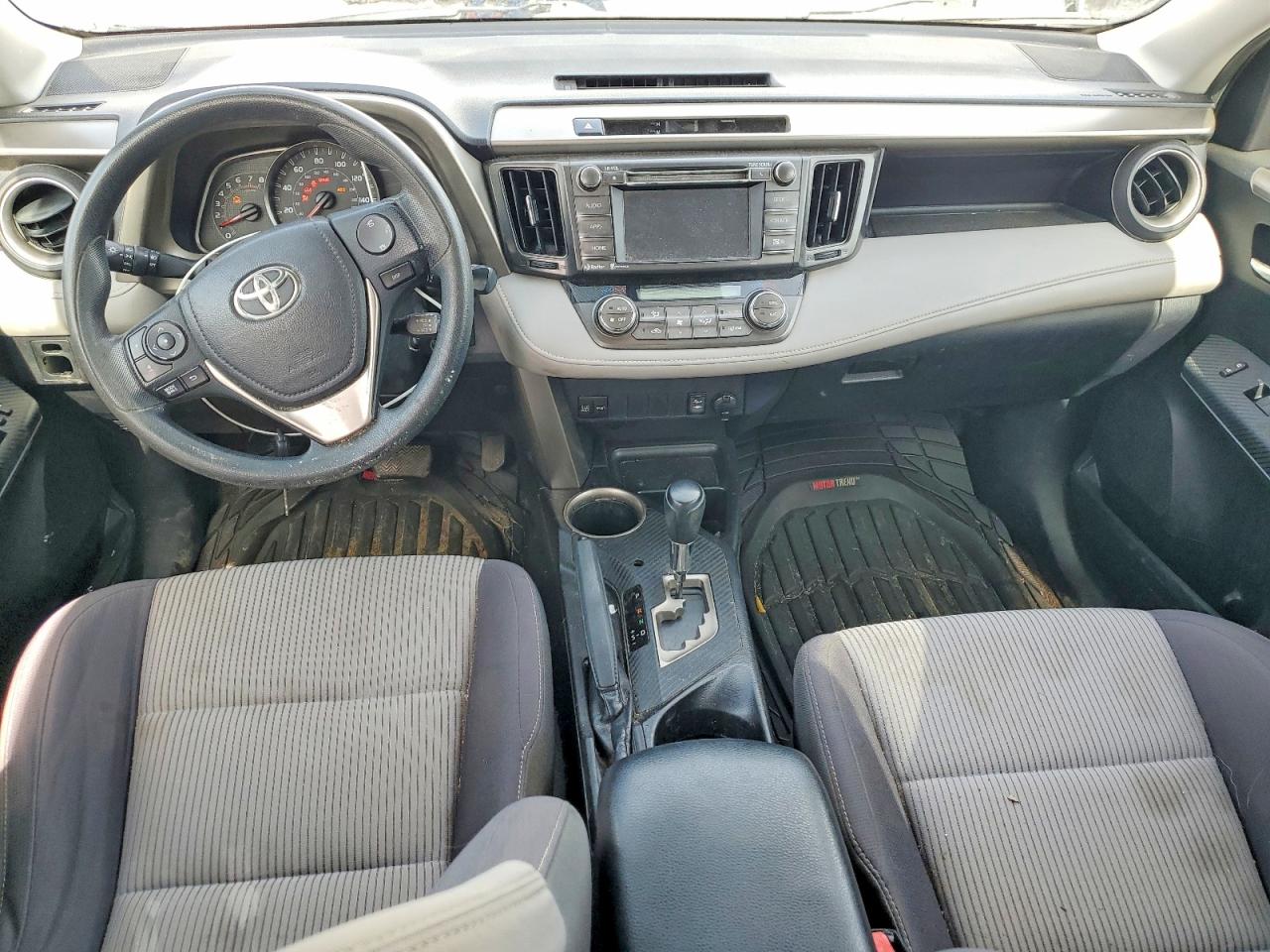 2015 TOYOTA RAV4 XLE photo 15