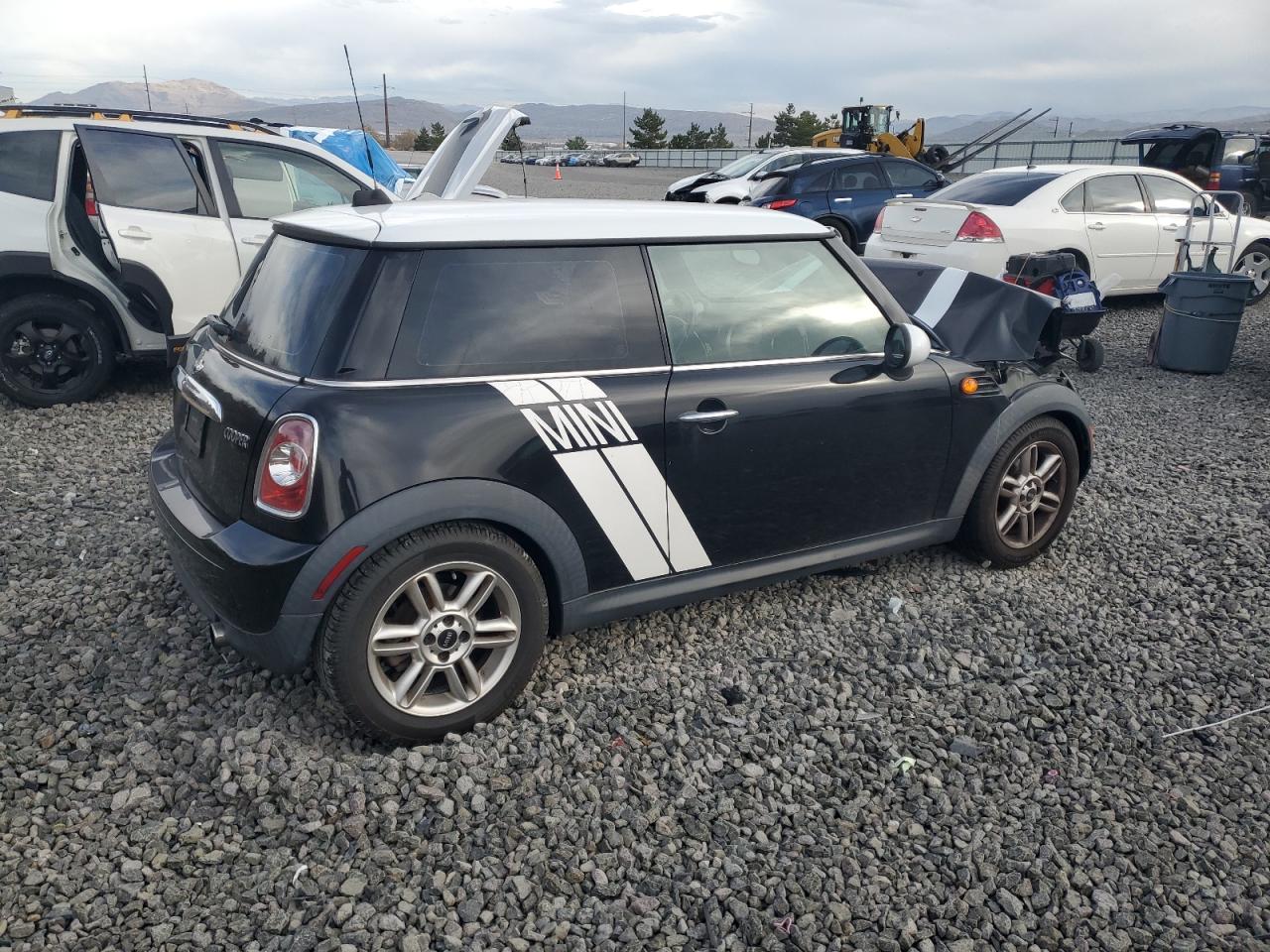 2012 MINI COOPER photo 5