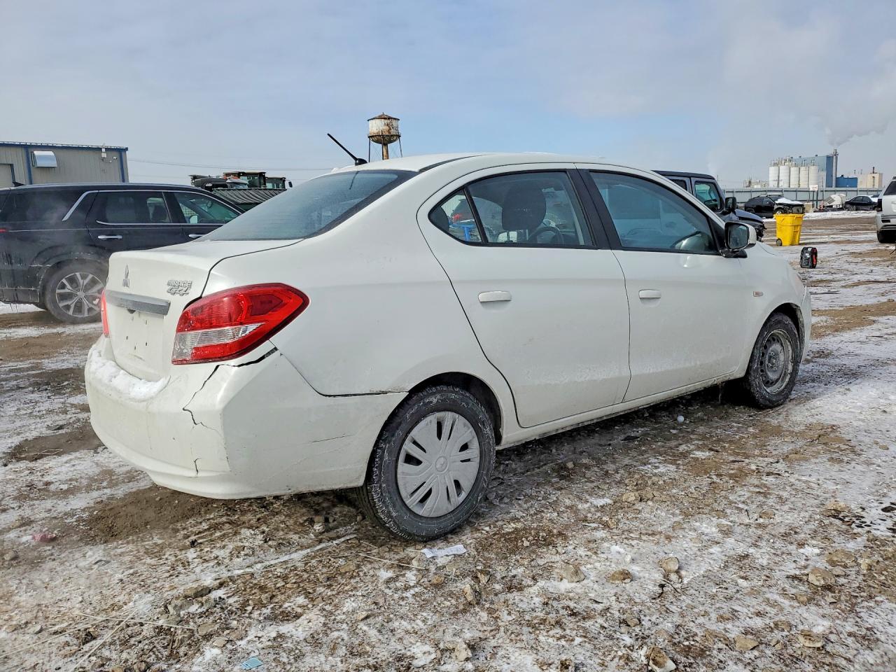 2018 MITSUBISHI MIRAGE photo 3