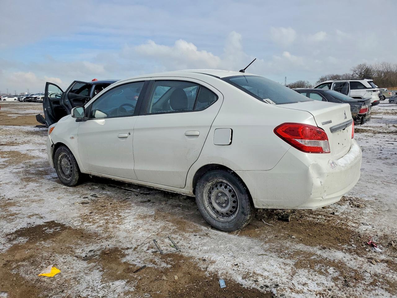2018 MITSUBISHI MIRAGE photo 2