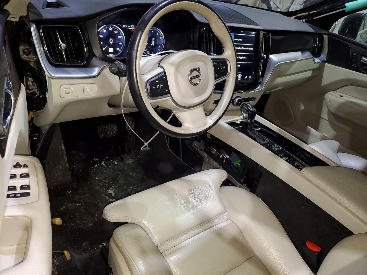 2019 VOLVO XC60 T5 photo 8