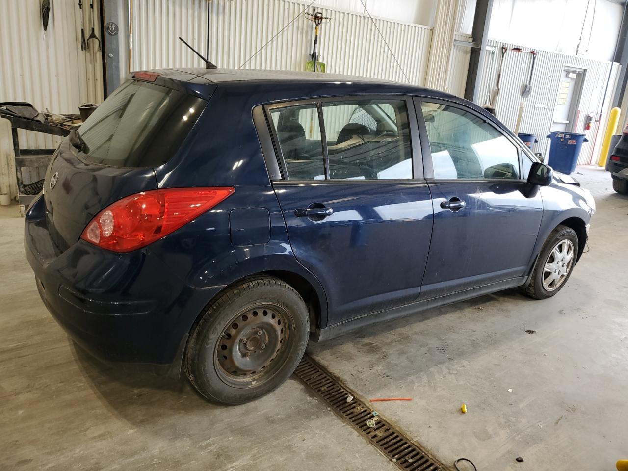2012 NISSAN VERSA S photo 5