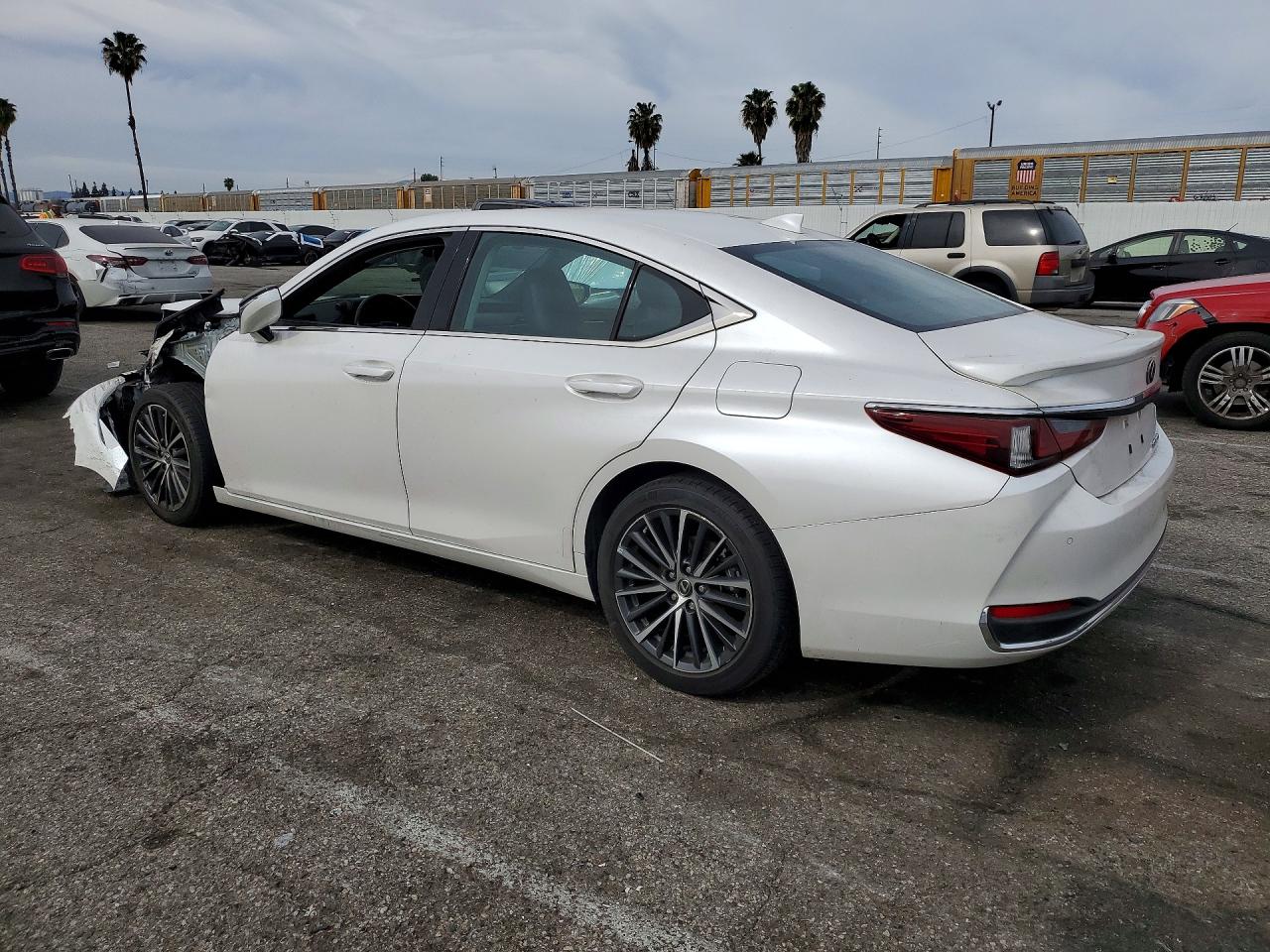 2024 LEXUS ES 300H BASE photo 4