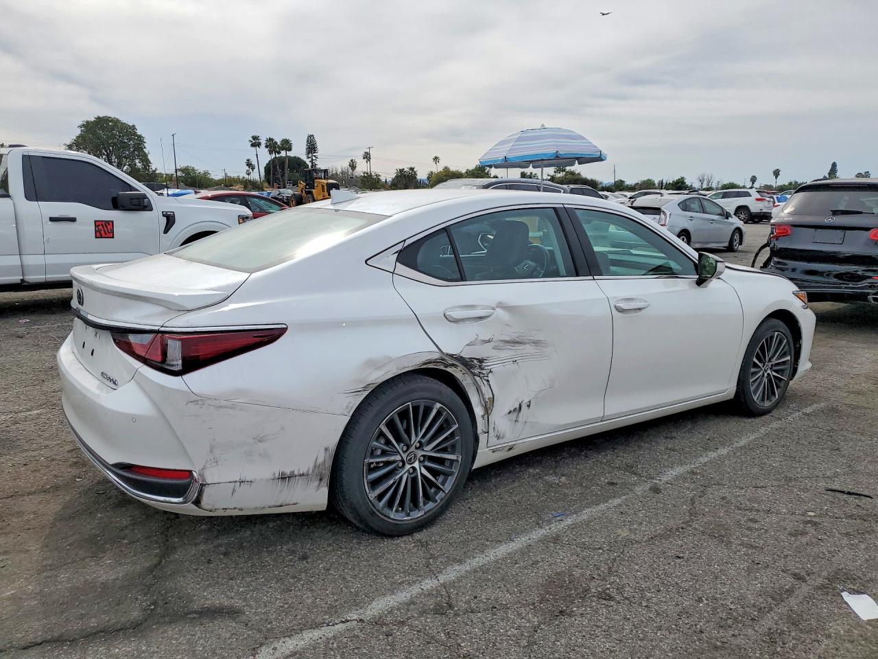 2024 LEXUS ES 300H BASE photo 7