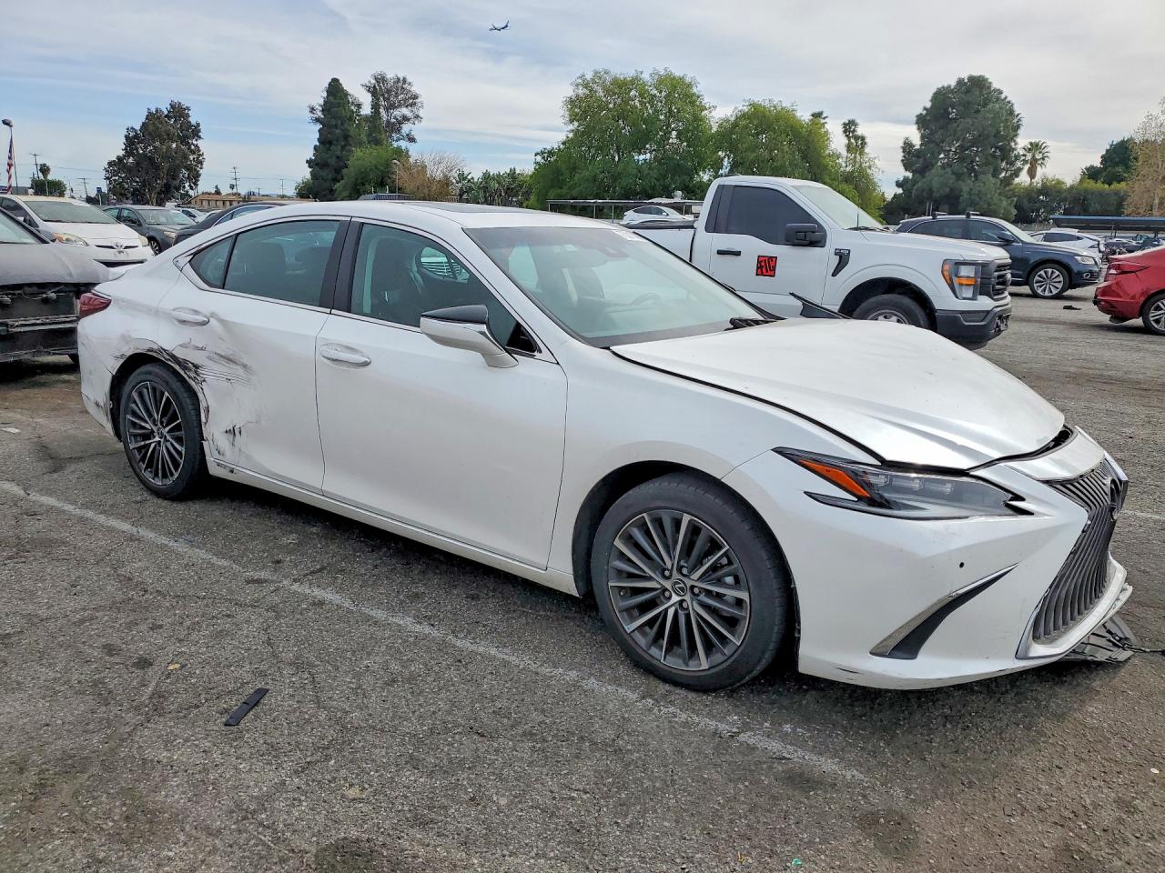 2024 LEXUS ES 300H BASE photo 10