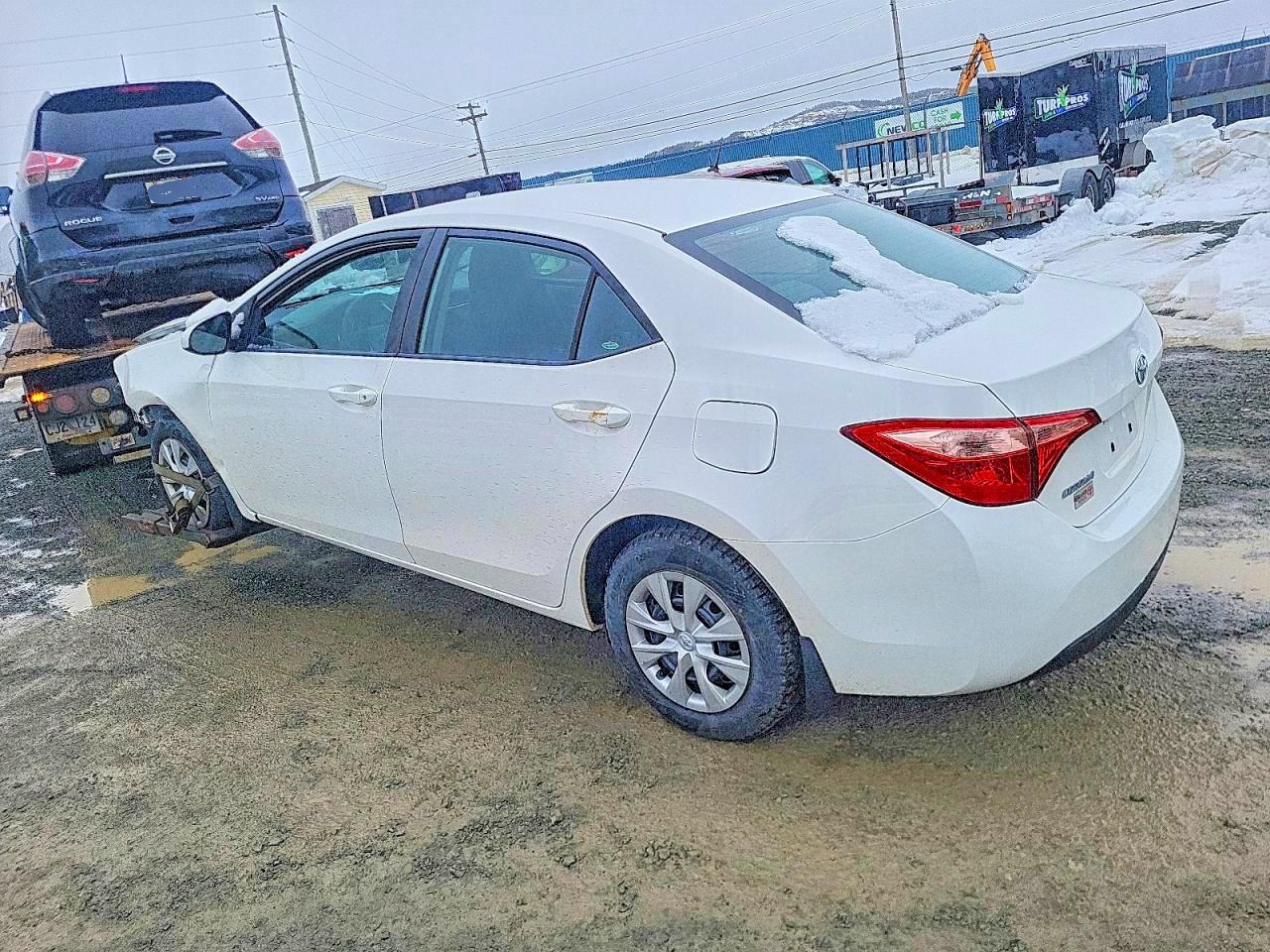 2019 TOYOTA COROLLA L photo 3