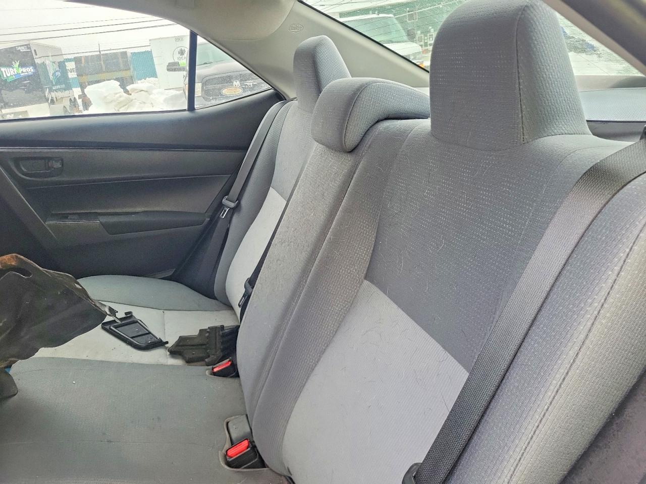 2019 TOYOTA COROLLA L photo 19