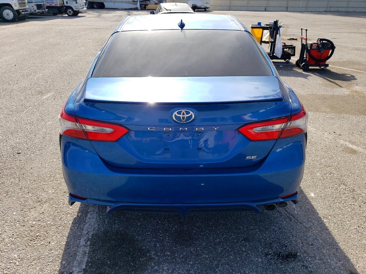 2019 TOYOTA CAMRY L photo 16