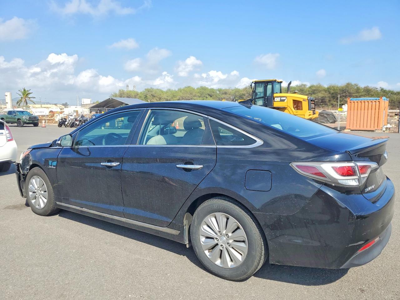 2017 HYUNDAI SONATA HYBRID photo 2