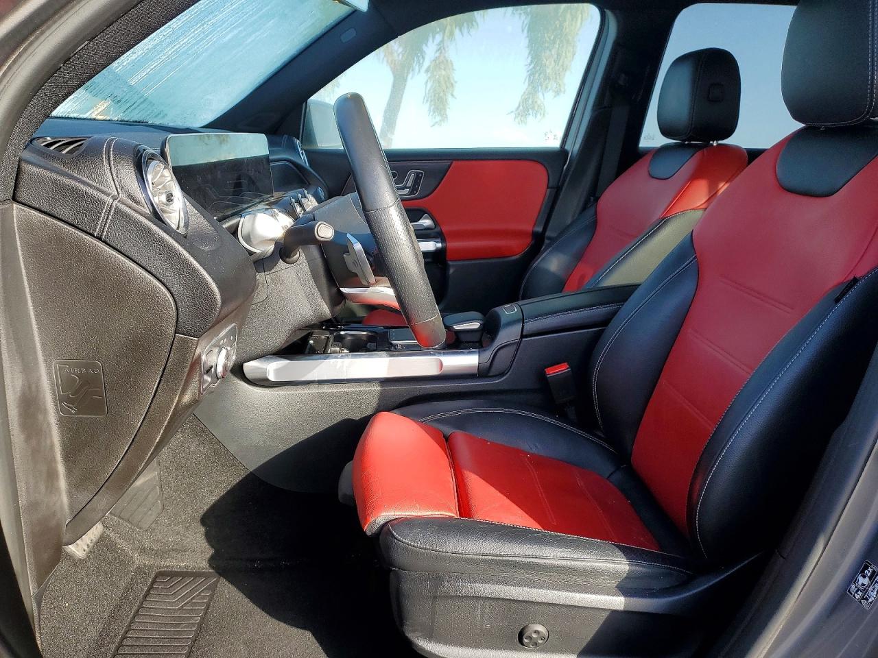 2021 MERCEDES-BENZ GLB 250 photo 7