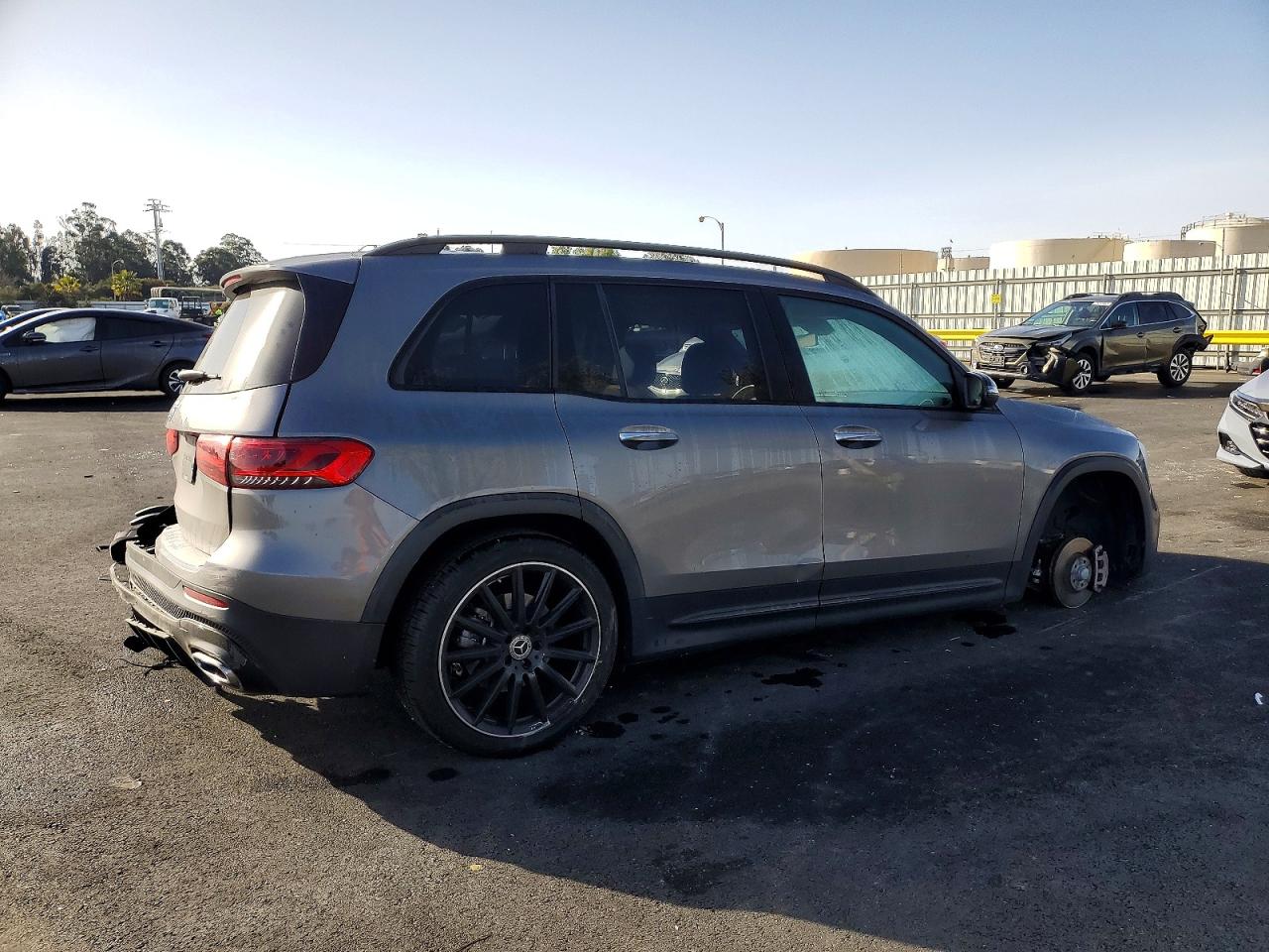 2021 MERCEDES-BENZ GLB 250 photo 3