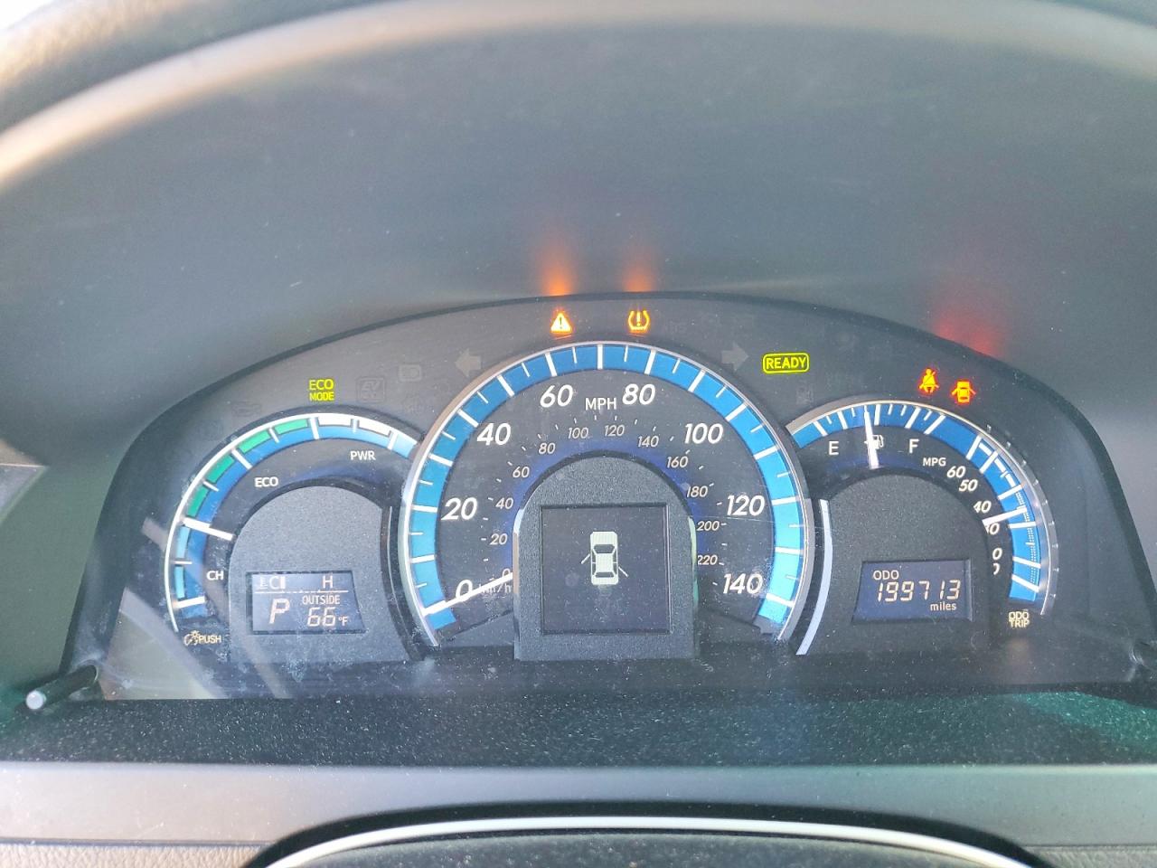2014 TOYOTA CAMRY HYBRID photo 25