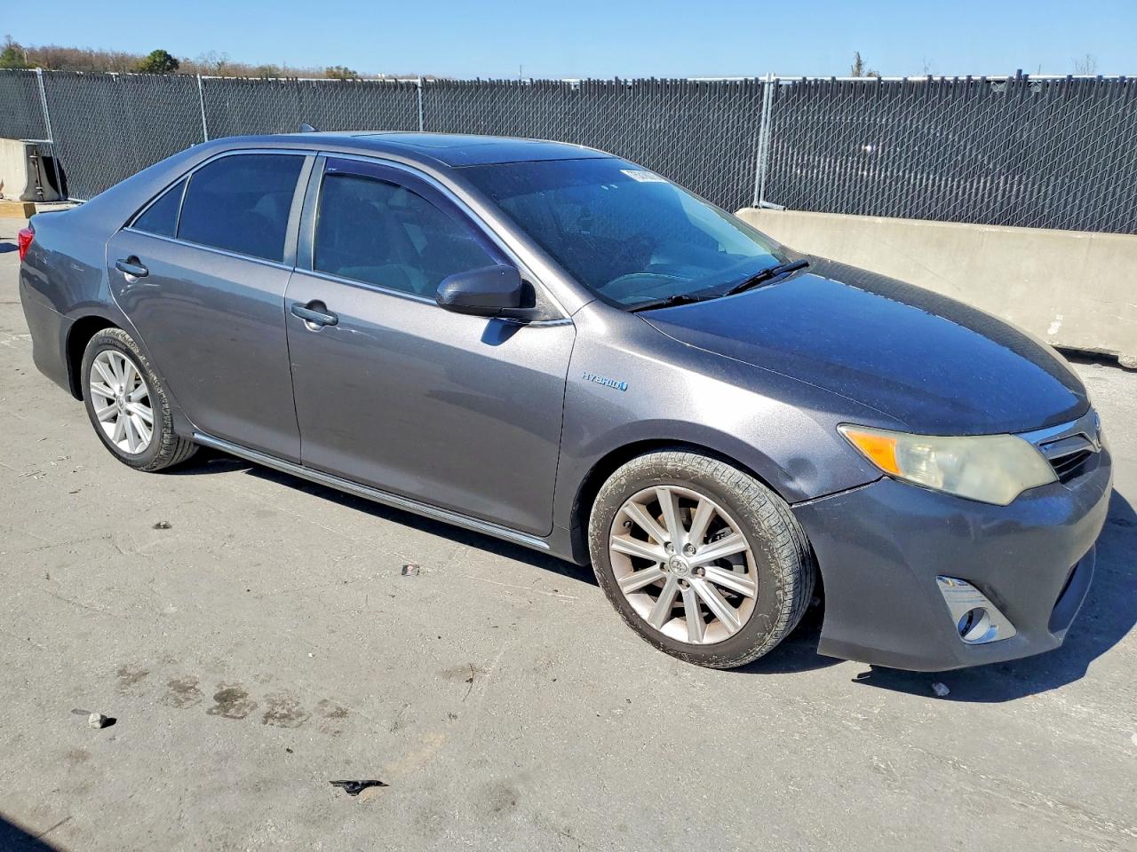 2014 TOYOTA CAMRY HYBRID photo 10