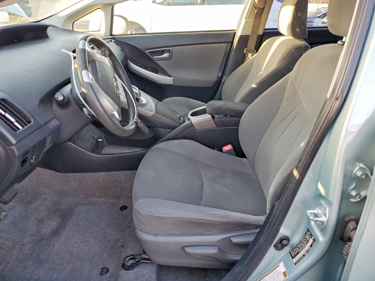 2013 TOYOTA PRIUS photo 7