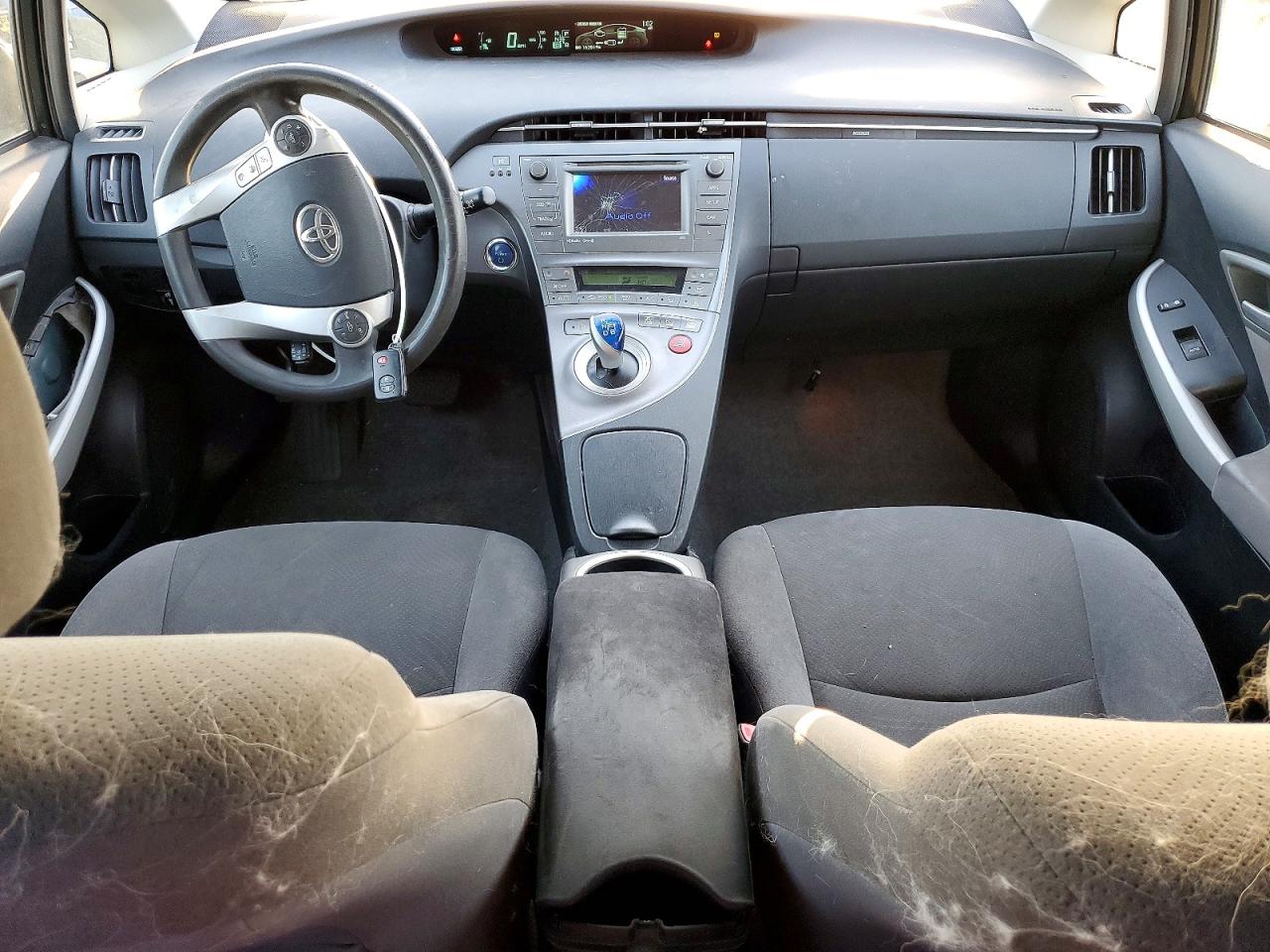 2013 TOYOTA PRIUS photo 8