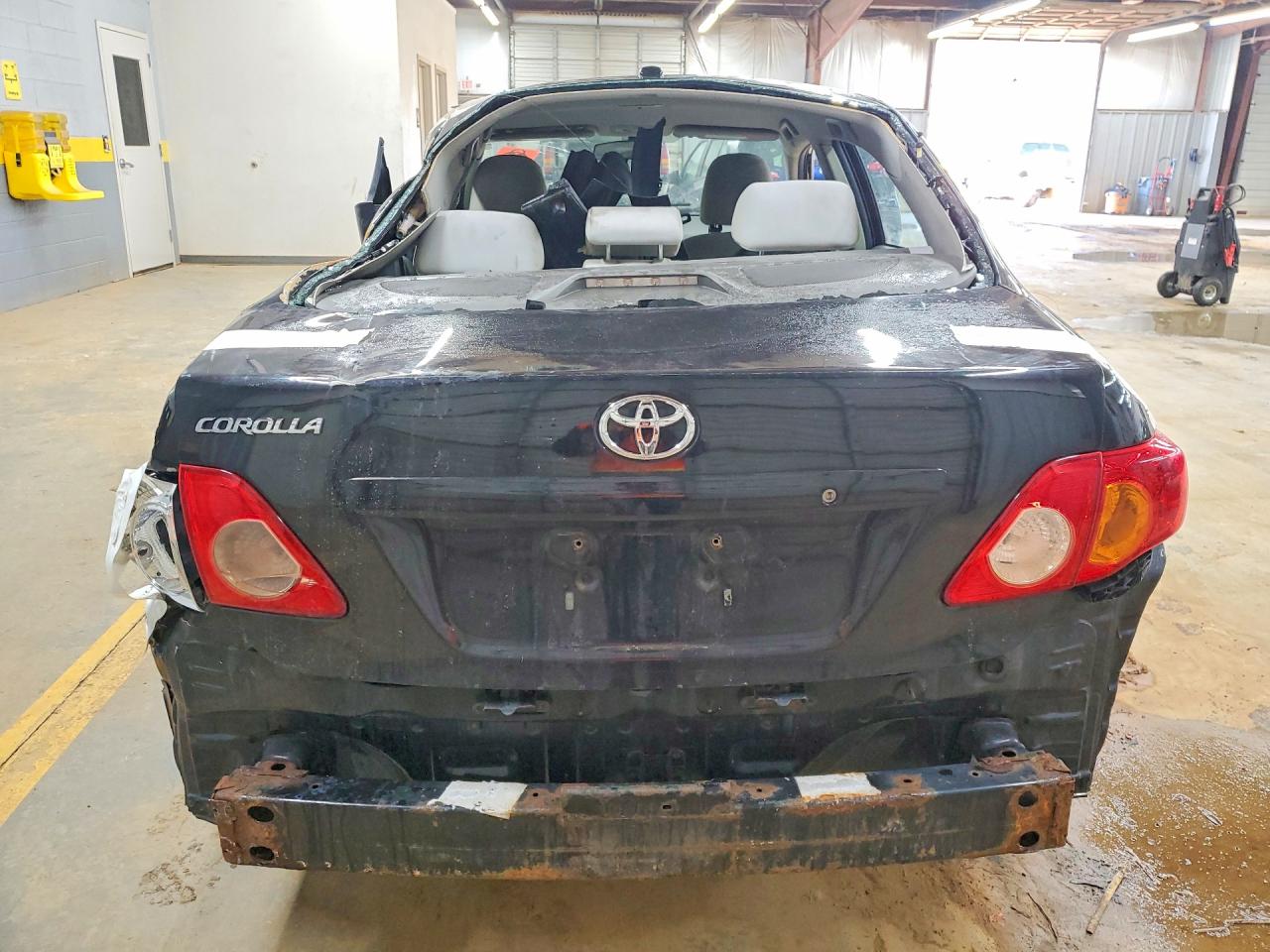 2010 TOYOTA COROLLA BASE photo 11