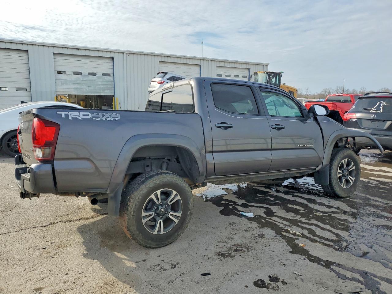 2019 TOYOTA TACOMA TRD SPORT photo 5