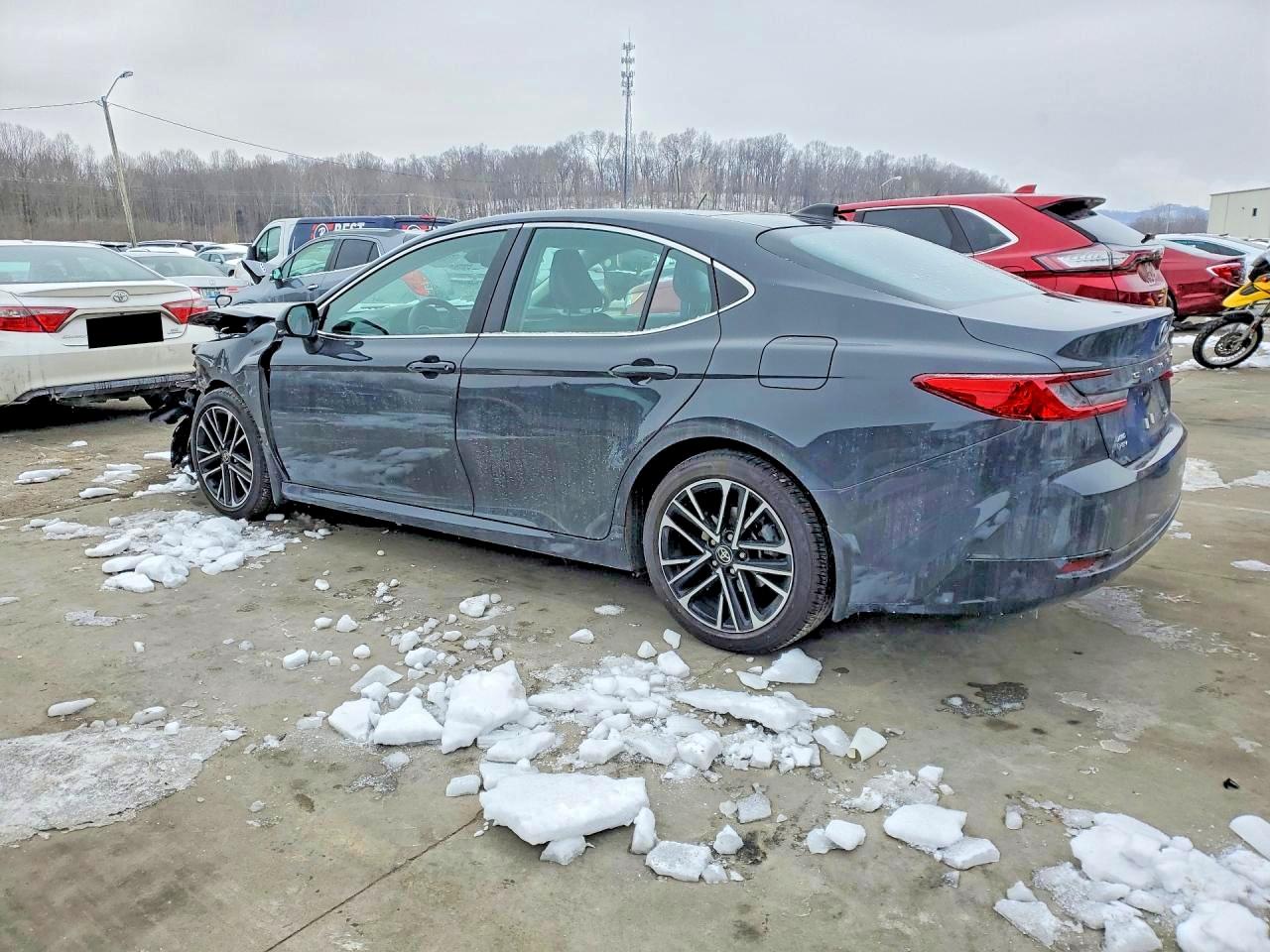 2025 TOYOTA CAMRY XSE photo 2
