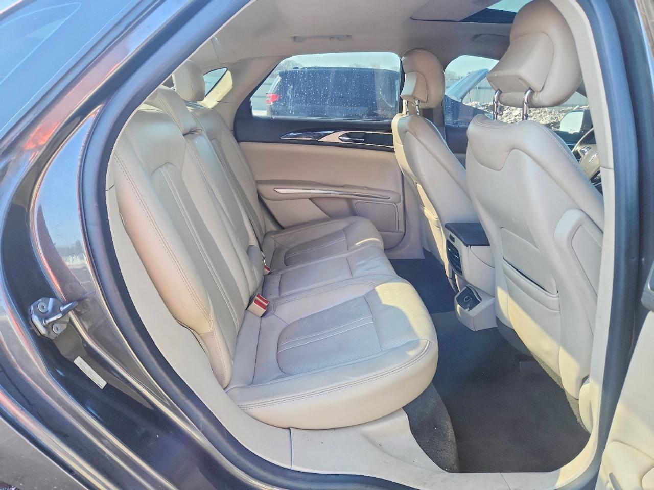 2016 LINCOLN MKZ photo 19